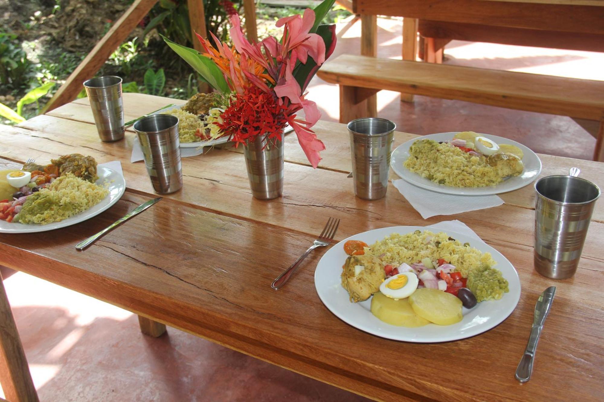איקיטוס Purachata Ecolodge מראה חיצוני תמונה