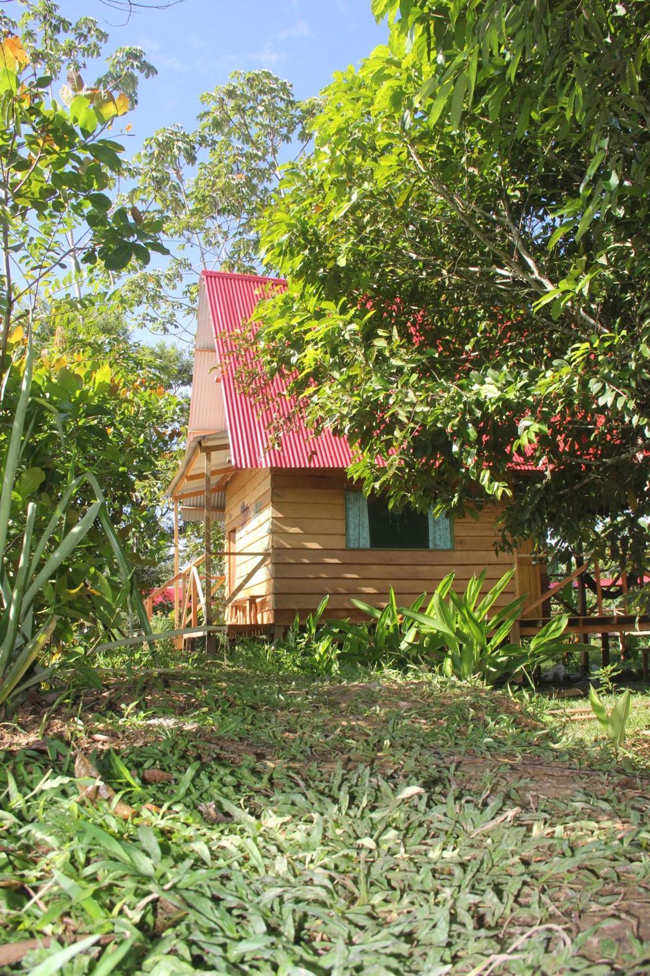 איקיטוס Purachata Ecolodge מראה חיצוני תמונה